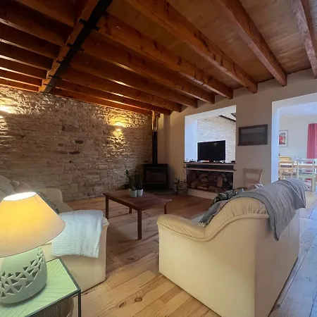 Semesterbostad Les Cerisiers Lezay