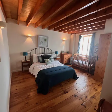 Les Cerisiers Semesterbostad