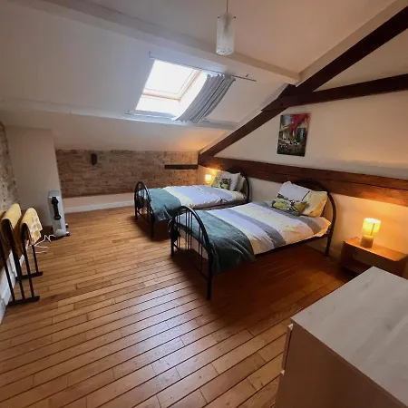 Les Cerisiers * Lezay