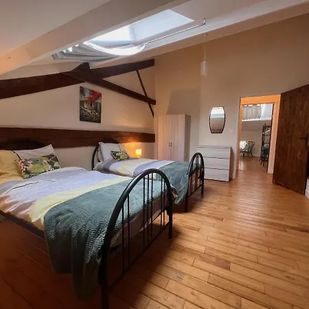 Semesterbostad Les Cerisiers Lezay