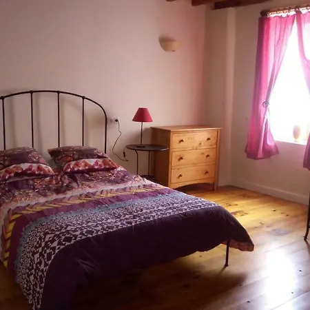 Les Cerisiers Semesterbostad