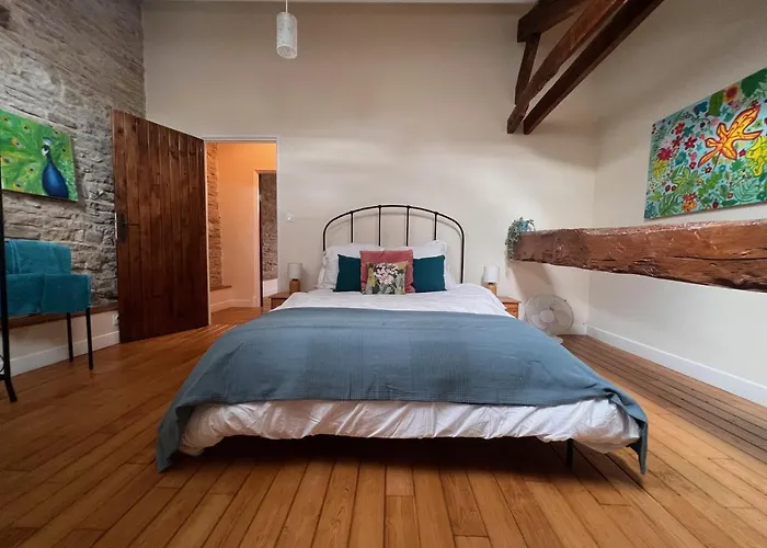 Les Cerisiers Gites بيت للعطل Lezay