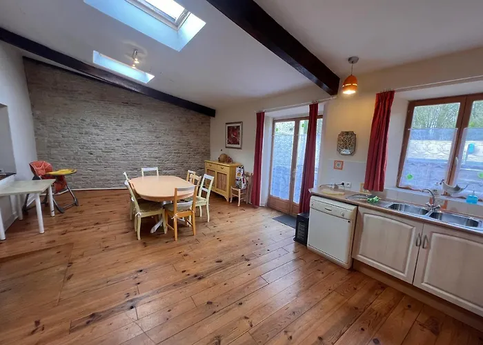 بيت للعطل Les Cerisiers Gites Lezay