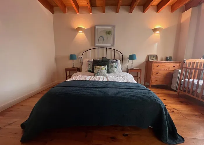 Les Cerisiers Gites بيت للعطل