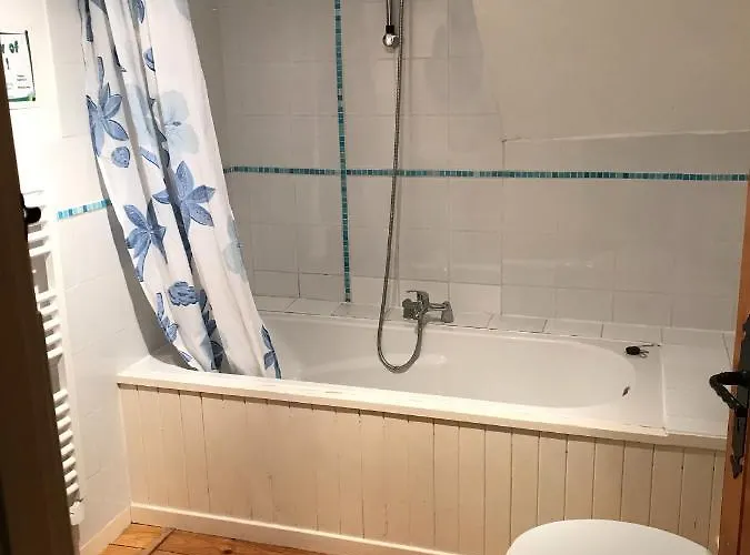 Les Cerisiers Gites بيت للعطل