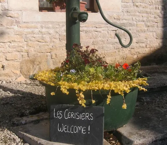 Les Cerisiers Gites *